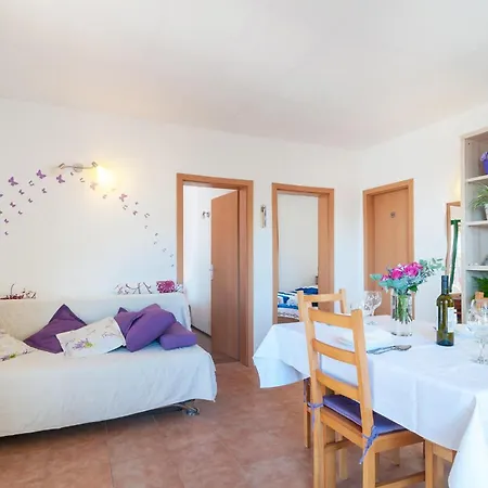 Pet Friendly In With Kitchen Holiday home *